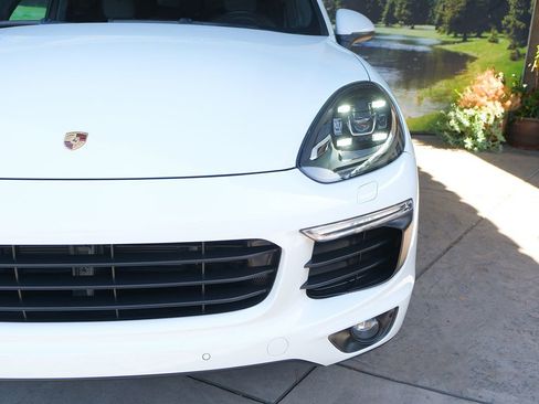 Used 2017 Porsche Cayenne S image 47