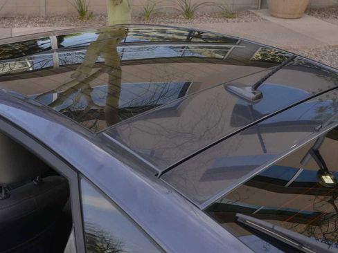 Used 2014 Toyota Prius Three image 17