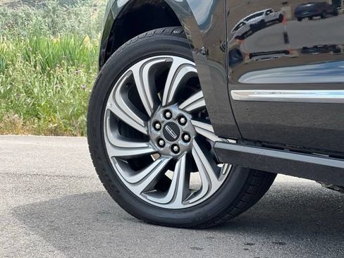 Used 2024 Lincoln Navigator Reserve AWD/4WD image 11
