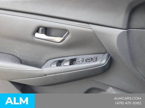 Used 2024 Nissan Sentra SV FWD image 26