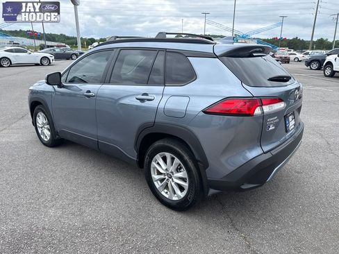 Used 2024 Toyota Corolla Cross LE FWD image 4