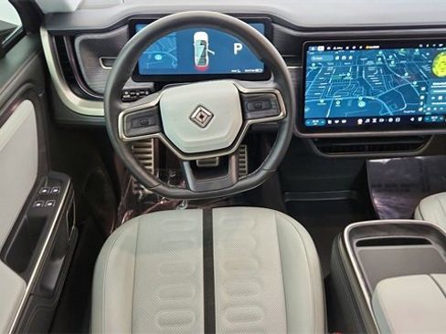 Used 2024 Rivian R1S Adventure image 40