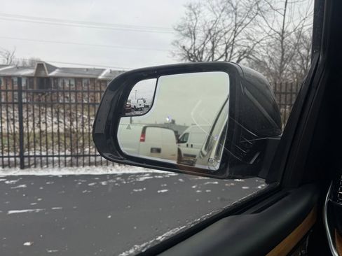 Used 2022 Jeep Grand Wagoneer Series III image 17