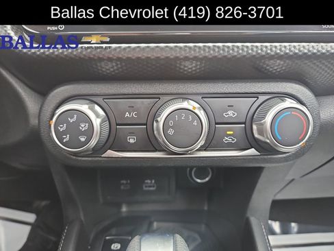 Used 2024 Nissan Kicks SV image 17