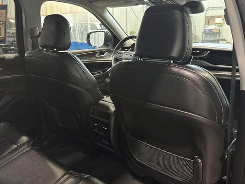 Used 2023 Jeep Grand Cherokee Limited AWD/4WD image 34
