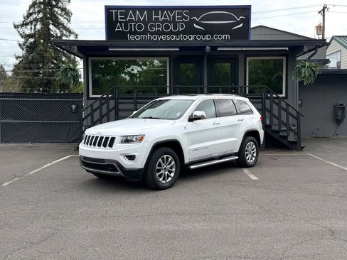Used 2014 Jeep Grand Cherokee Limited w/ Mopar Chrome Edition Group AWD/4WD image 2