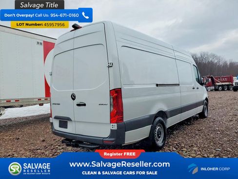 Used 2025 Mercedes-Benz Sprinter 2500 image 4