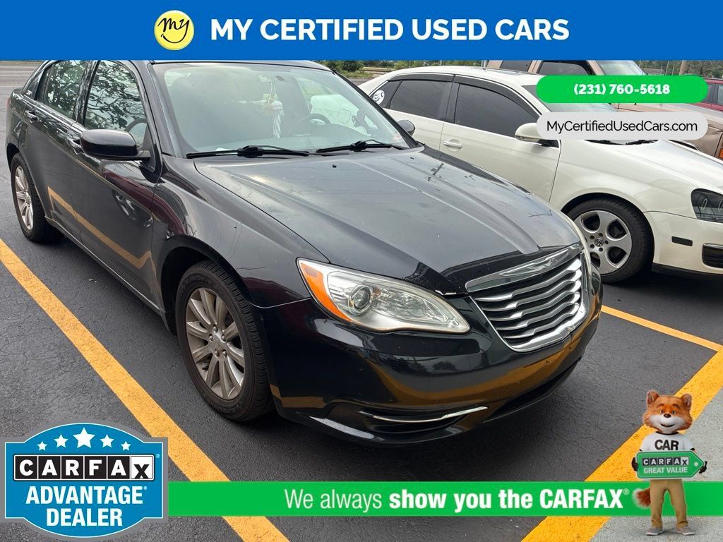 Used 2012 Chrysler 200 Touring FWD image 3