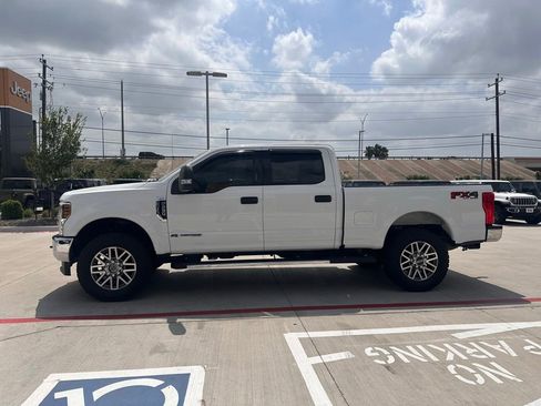 Used 2018 Ford F250 XLT w/ FX4 Off-Road Package AWD/4WD image 4