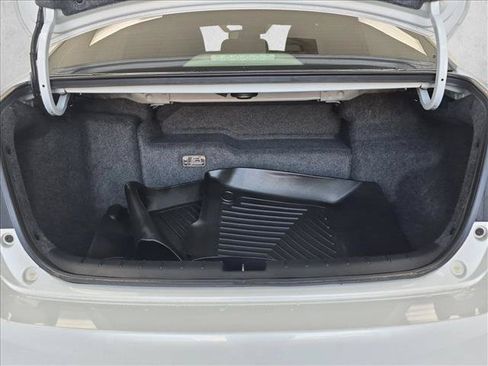 Used 2017 Honda Accord EX-L image 6