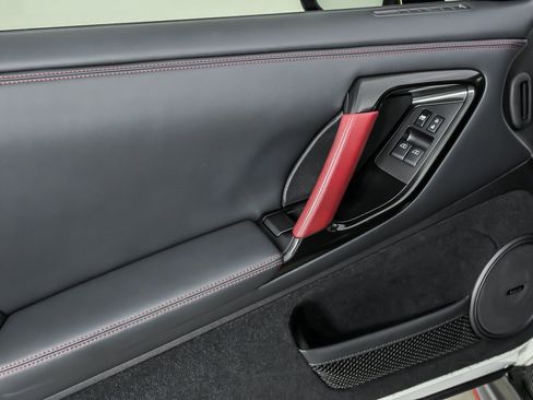 Used 2020 Nissan GT-R NISMO AWD/4WD image 17