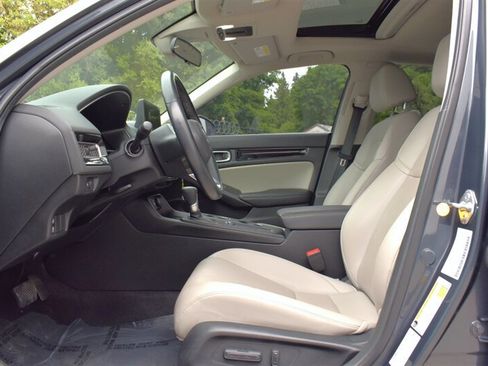 Used 2024 Honda Civic EX-L image 10