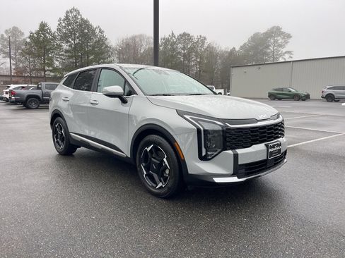 Used 2026 Kia Sportage EX image 4