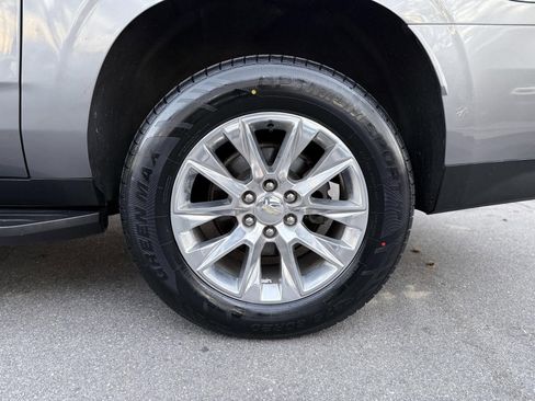 Used 2022 Chevrolet Suburban Premier w/ Premium Package image 17