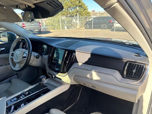Used 2019 Volvo XC60 T5 Inscription image 28