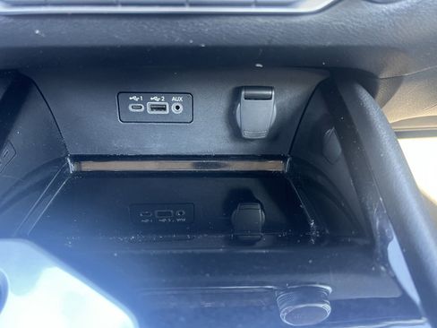 Used 2024 Nissan Altima 2.5 SV FWD image 7