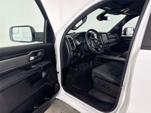 Used 2020 RAM 1500 Big Horn AWD/4WD image 3