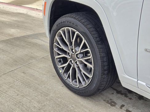 New 2026 Jeep Grand Cherokee L Summit AWD/4WD image 6