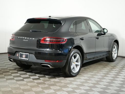 Certified 2018 Porsche Macan image 7