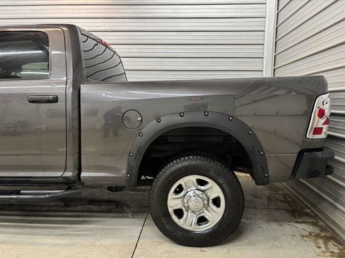 Used 2017 RAM 2500 Tradesman w/ Chrome Appearance Group image 5