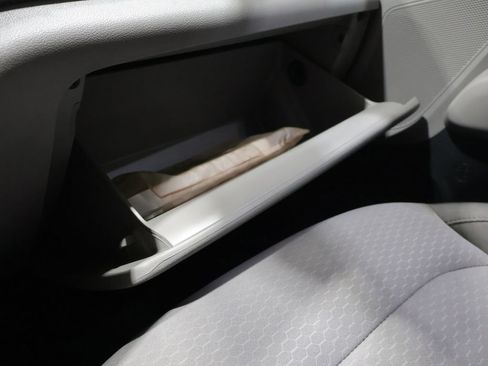 Used 2019 Hyundai Elantra SE FWD image 28