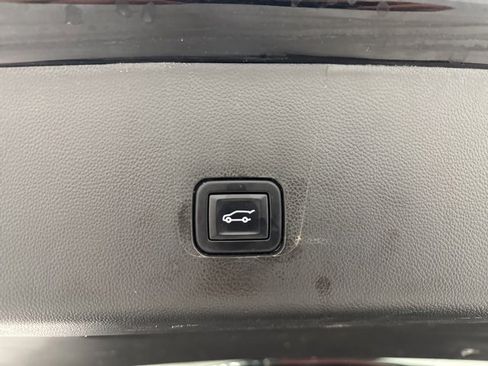 Used 2022 Chevrolet Traverse LT w/ LPO, 'HIT The Road' Package image 29