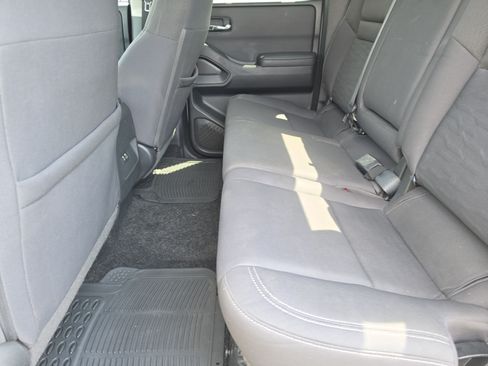 Used 2022 Nissan Frontier SV RWD image 10