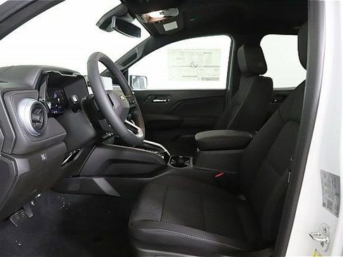 New 2025 Chevrolet Colorado LT image 14