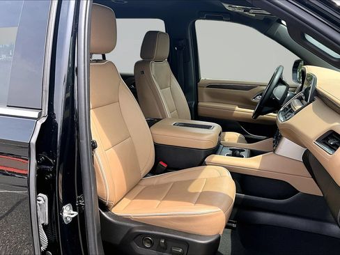 Used 2024 Chevrolet Tahoe Premier AWD/4WD image 6