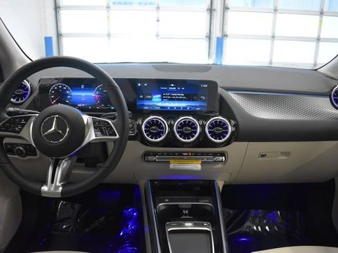 New 2026 Mercedes-Benz GLA 250 4MATIC image 5