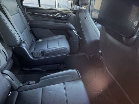 Used 2021 GMC Yukon Denali w/ Denali Premium Package AWD/4WD image 9