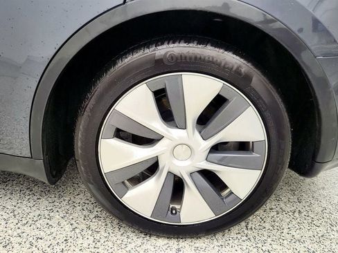 Used 2021 Tesla Model Y 2WD image 9