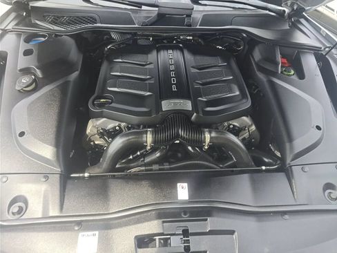 Used 2018 Porsche Cayenne S AWD/4WD image 6