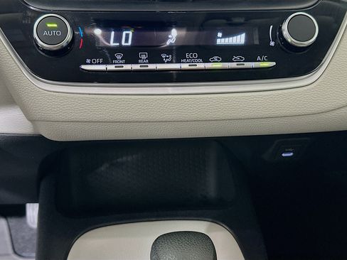 Certified 2025 Toyota Corolla LE FWD image 22
