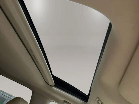 Used 2020 Nissan Pathfinder Platinum FWD image 20