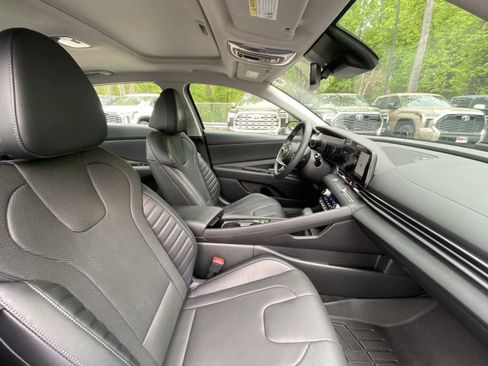 Used 2023 Hyundai Elantra Limited FWD image 48