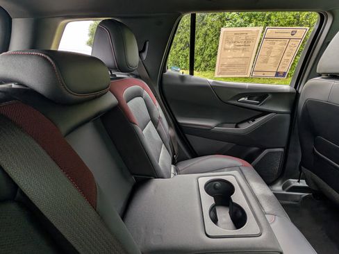 Used 2025 Chevrolet Equinox RS w/ Safety and Technology Package FWD image 33