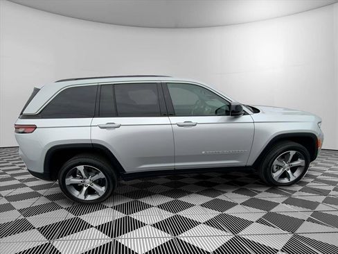 New 2026 Jeep Grand Cherokee Limited AWD/4WD image 4