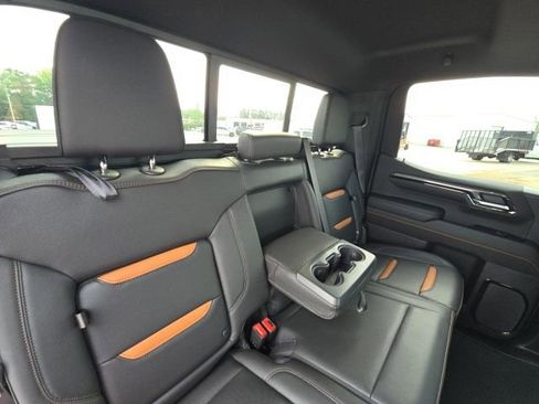Used 2023 GMC Sierra 1500 AT4 w/ AT4 Premium Package AWD/4WD image 16