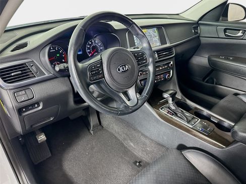 Used 2016 Kia Optima EX w/ Premium Package FWD image 9