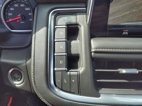 Used 2021 Chevrolet Tahoe Premier AWD/4WD image 17