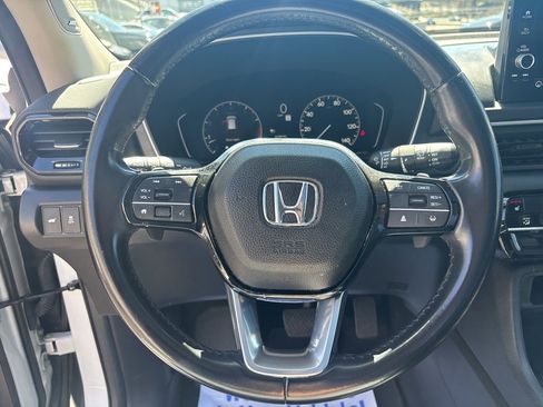 Used 2023 Honda Pilot Touring image 21