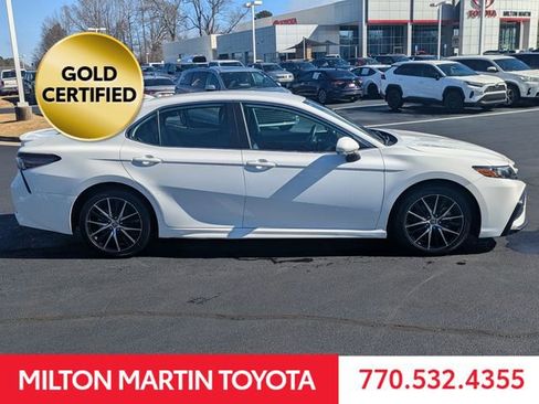 Certified 2024 Toyota Camry SE image 3