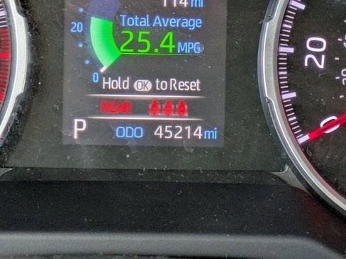 Used 2022 Toyota RAV4 XLE Premium image 28