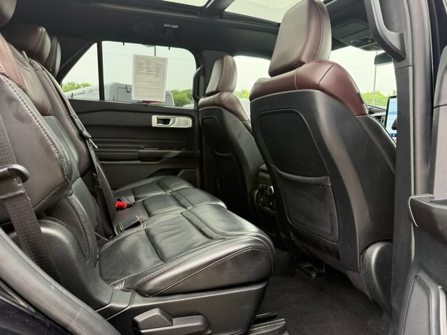 Used 2020 Ford Explorer Platinum w/ Premium Technology Package AWD/4WD image 10