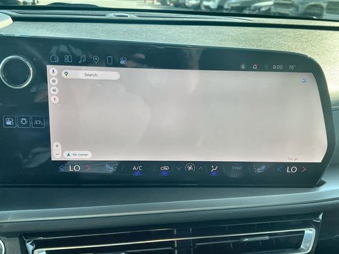 Used 2025 Chevrolet Traverse LT image 14