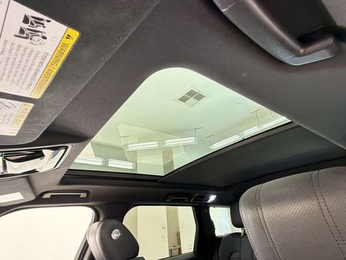 Used 2017 Land Rover Range Rover Sport HSE Dynamic image 16