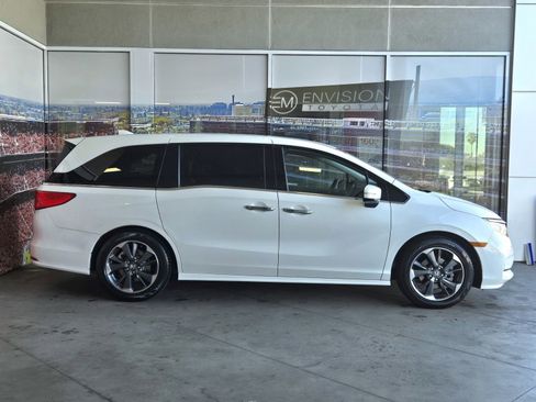 Used 2022 Honda Odyssey Elite image 4