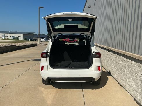 Used 2024 Ford Escape ST-Line w/ Tech Pack #1 AWD/4WD image 19