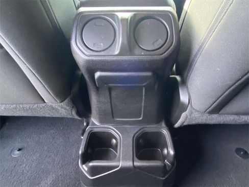 Used 2021 Jeep Gladiator Sport image 11